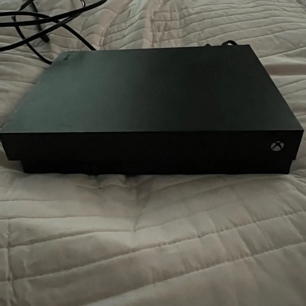 Xbox One 1tb console and controller with power and HDMI cord